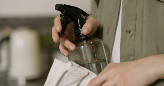 eco-friendly cleaning glass bottle and cloth